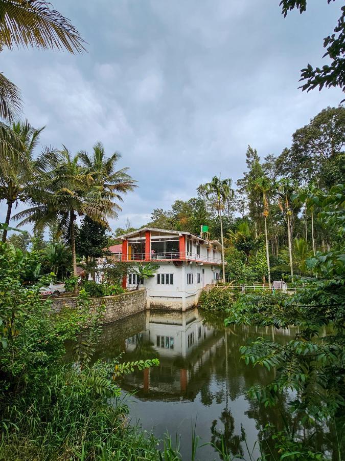 Serene Bean Homestay มาดิเครี ภายนอก รูปภาพ